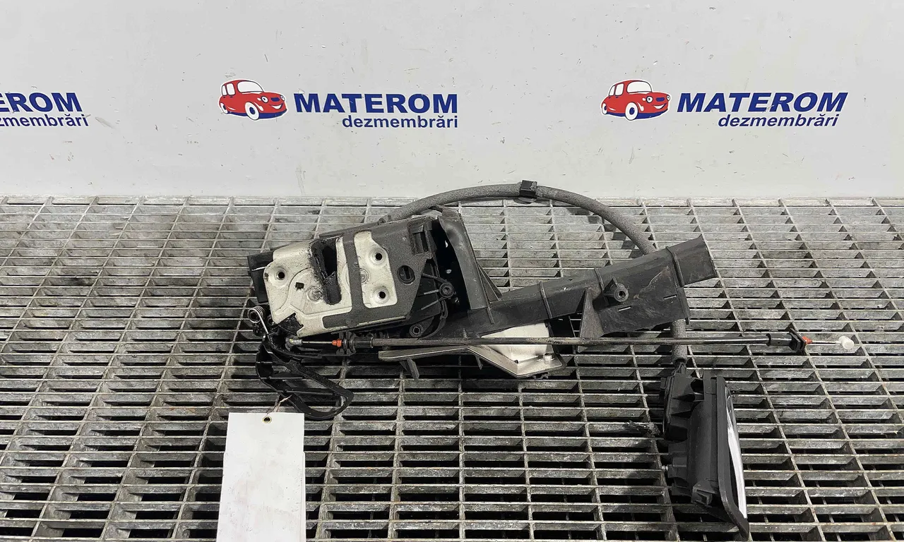 INCUIETOARE USA FATA DREAPTA FORD FOCUS III 2010-2020