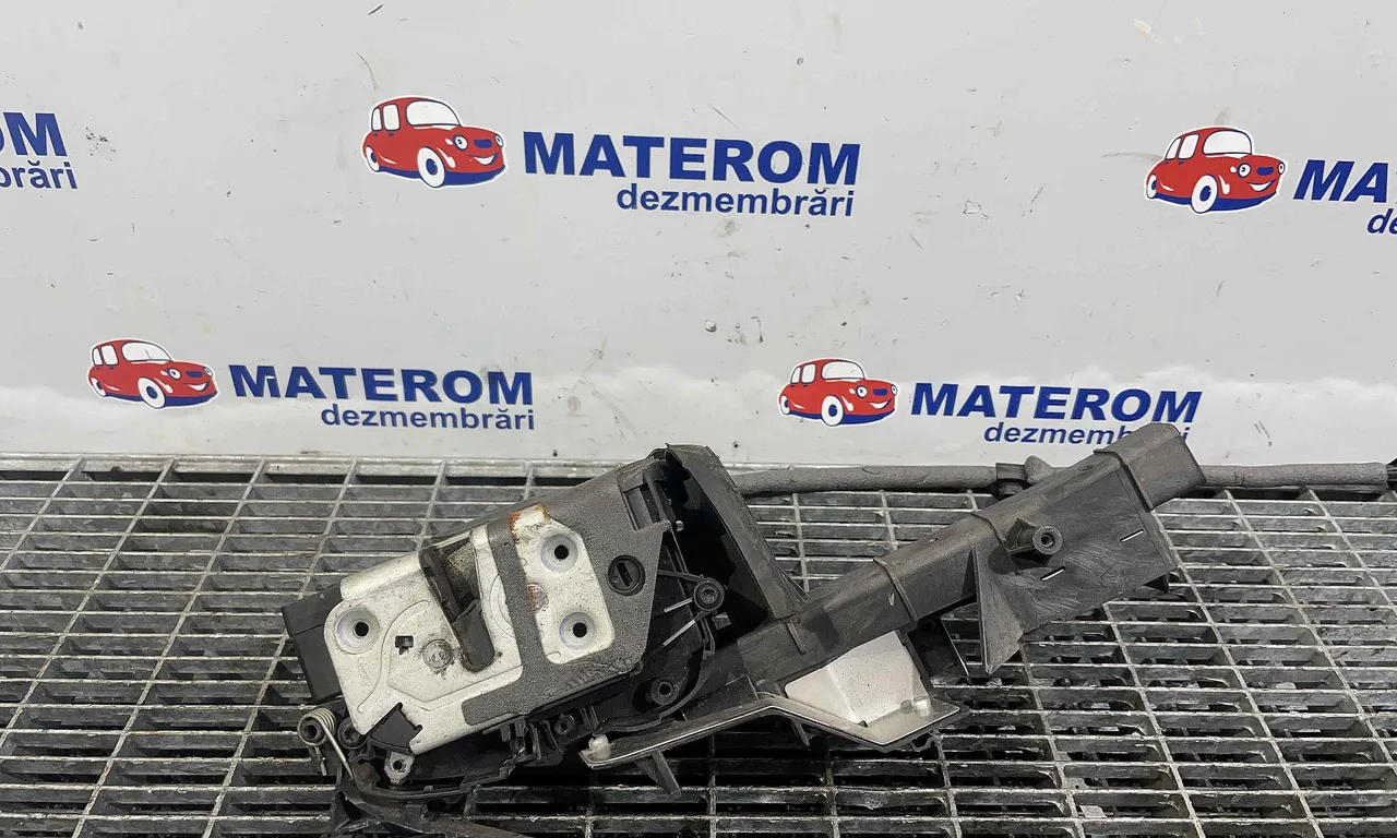 INCUIETOARE USA FATA DREAPTA FORD FOCUS III 2010-2020