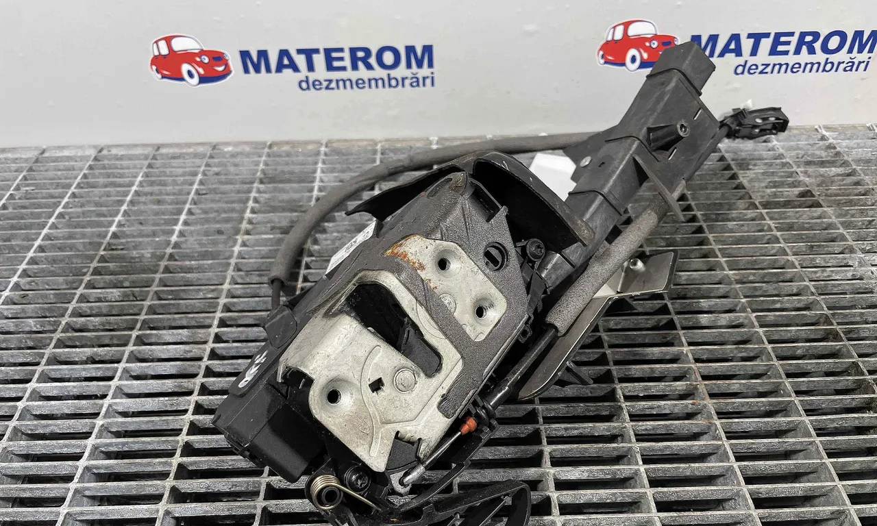 INCUIETOARE USA FATA DREAPTA FORD FOCUS III 2010-2020