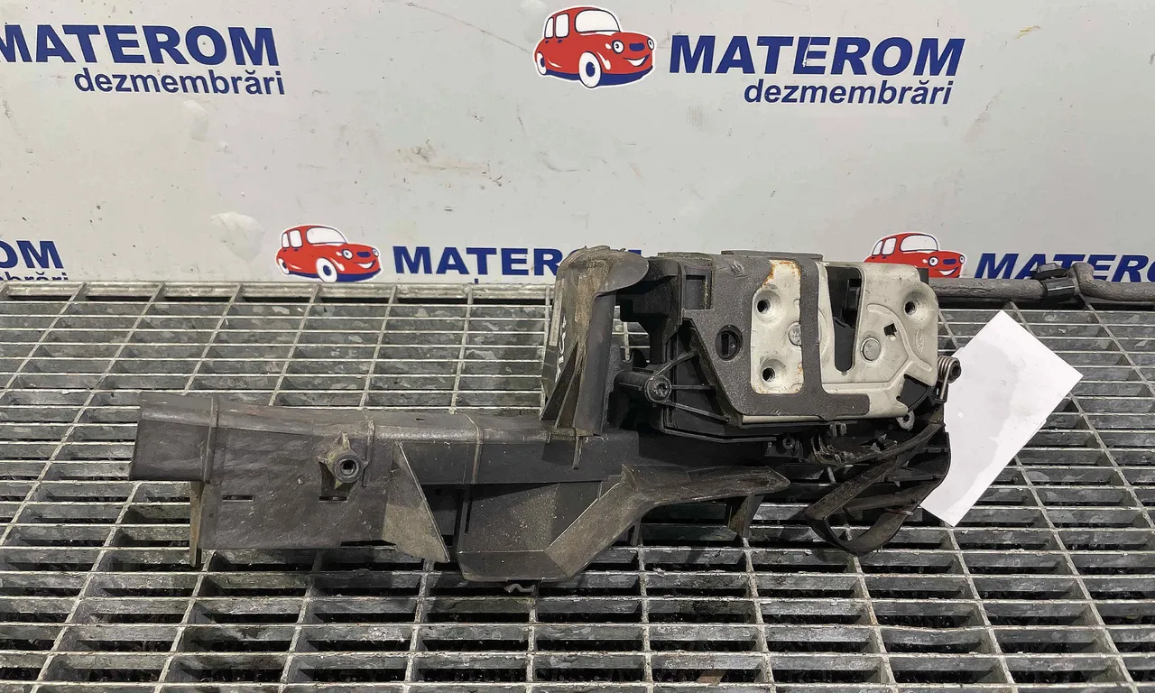 INCUIETOARE USA FATA STANGA FORD FOCUS III 2010-2020