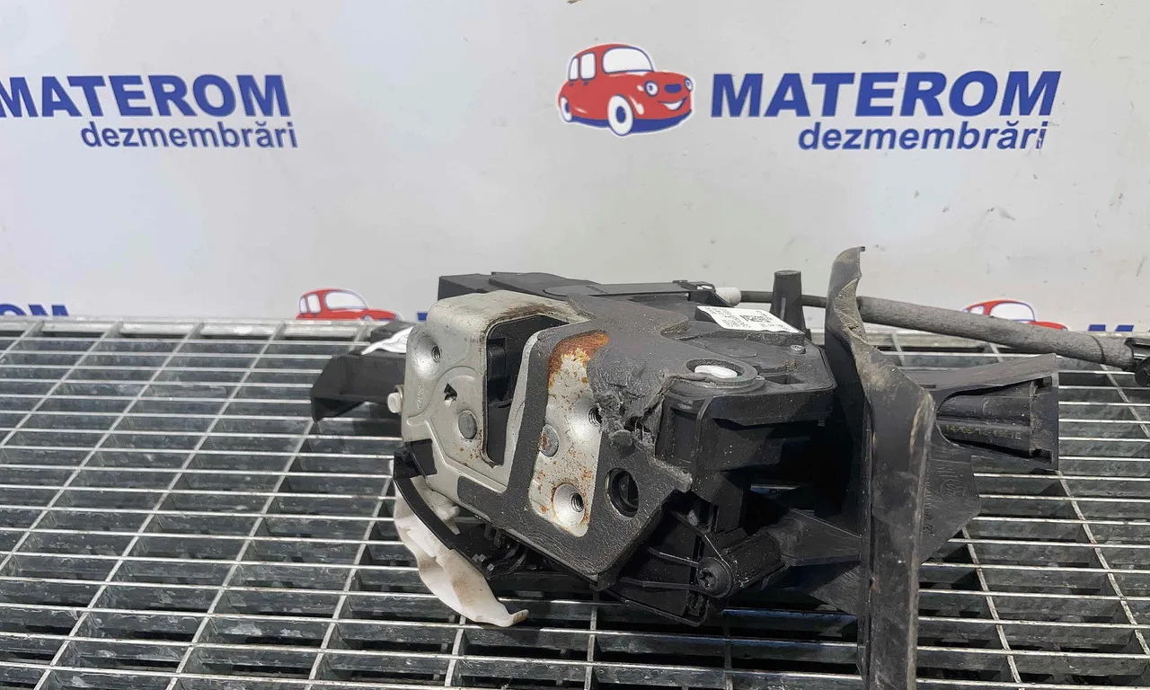 INCUIETOARE USA SPATE DREAPTA FORD FOCUS III 2010-2020