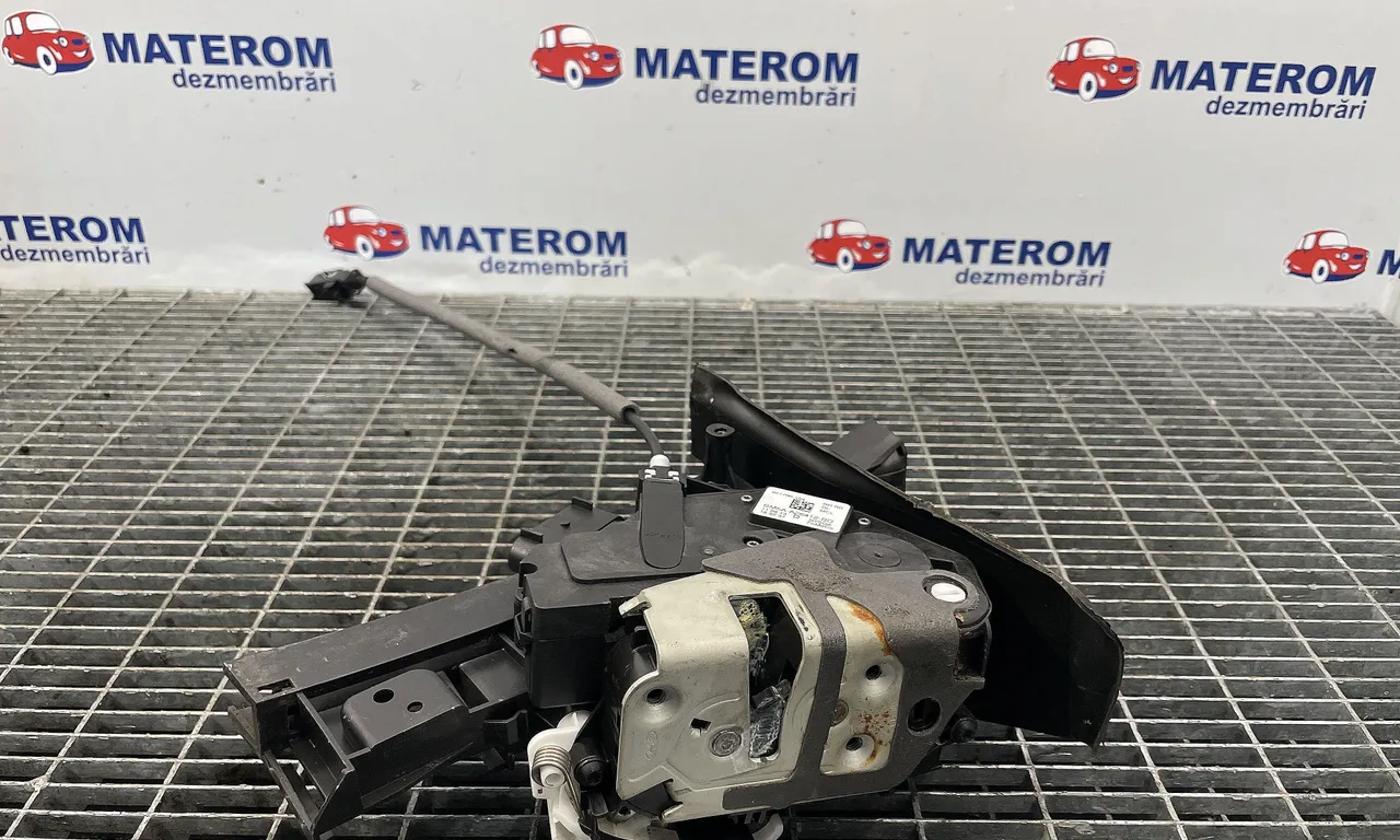 INCUIETOARE USA SPATE DREAPTA FORD FOCUS III 2010-2020