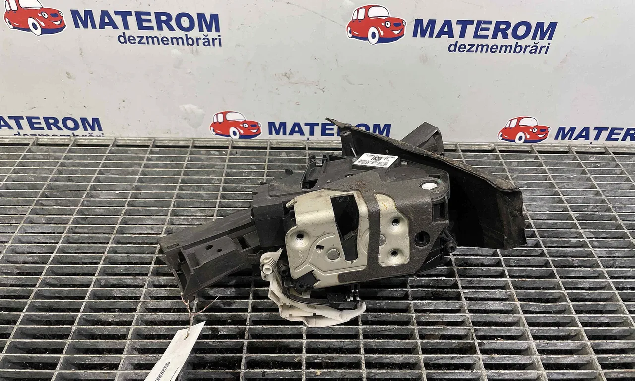INCUIETOARE USA SPATE DREAPTA FORD FOCUS III 2010-2020