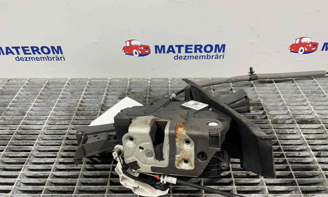 INCUIETOARE USA SPATE DREAPTA FORD FOCUS III 2010-2020