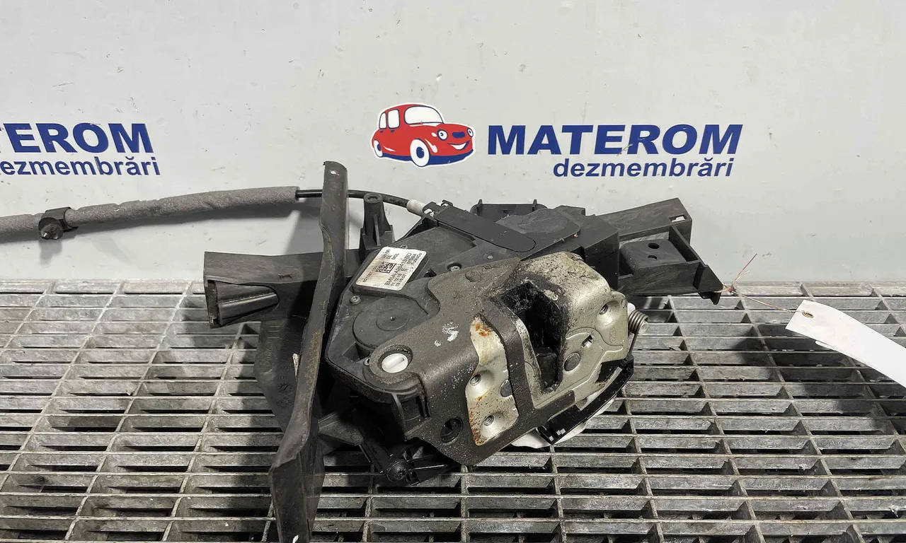INCUIETOARE USA SPATE STANGA FORD FOCUS III 2010-2020