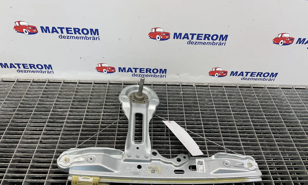 MACARA USA SPATE DREAPTA FORD FOCUS III 2010-2020