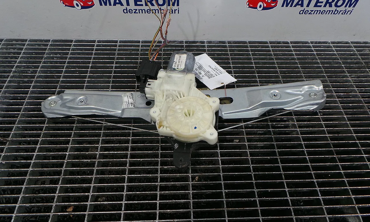 MACARA USA SPATE STANGA FORD FOCUS III 2010-2020