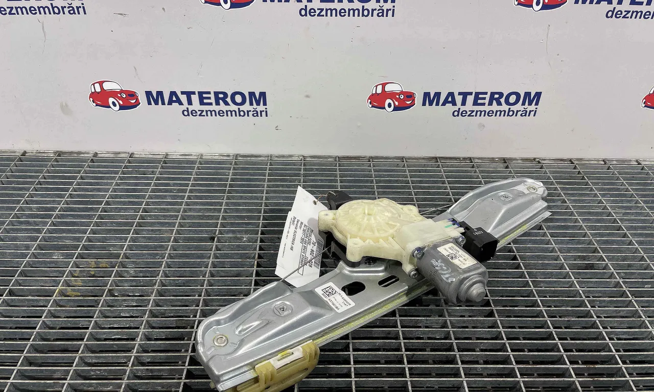 MACARA USA SPATE STANGA FORD FOCUS III 2010-2020