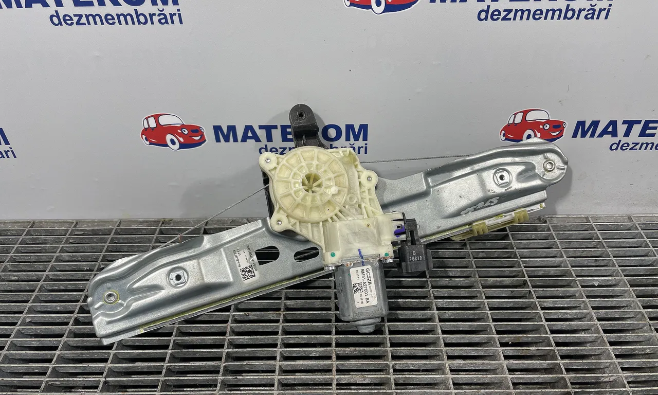 MACARA USA SPATE STANGA FORD FOCUS III 2010-2020