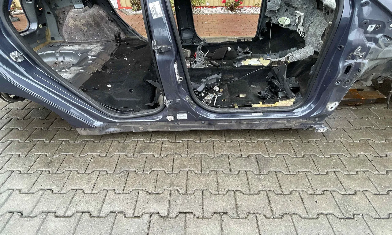 PRAG DREAPTA FORD FOCUS III 2010-2020