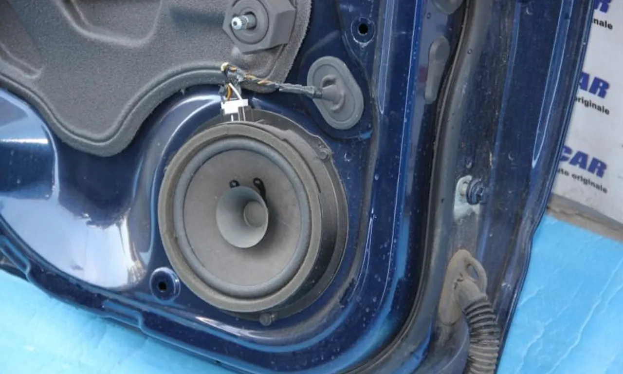 Difuzor usa stanga spate FORD FOCUS III 2010-2020
