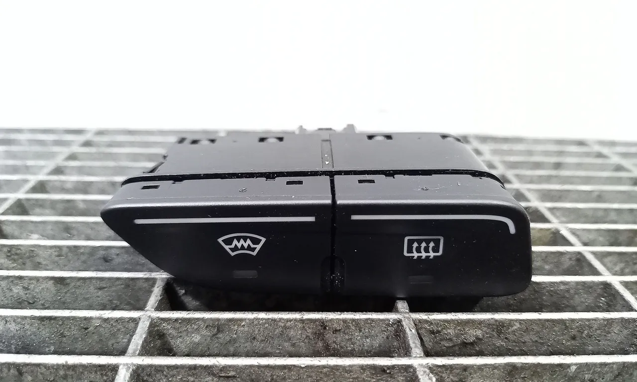 INTRERUPATOR DEZABURIRE FORD FOCUS III 2010-2020