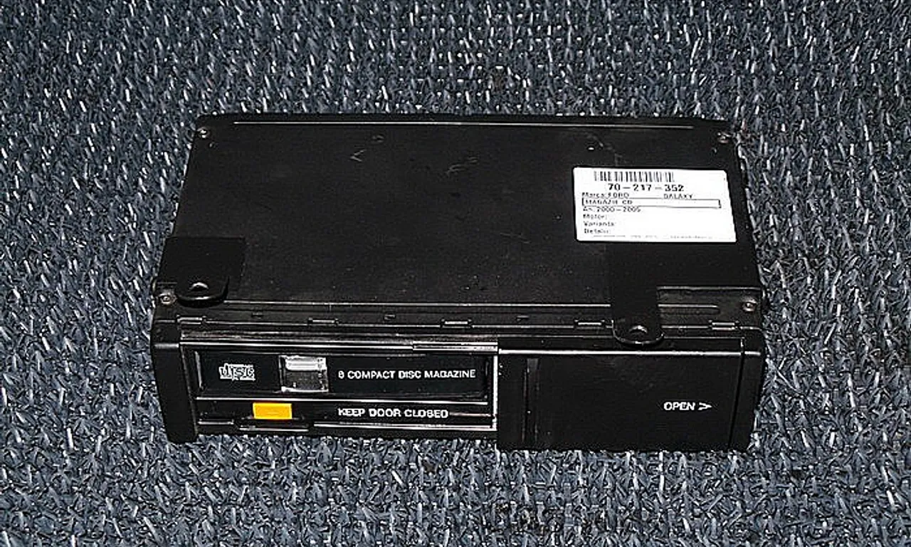 MAGAZIE CD FORD GALAXY I 1995-2006