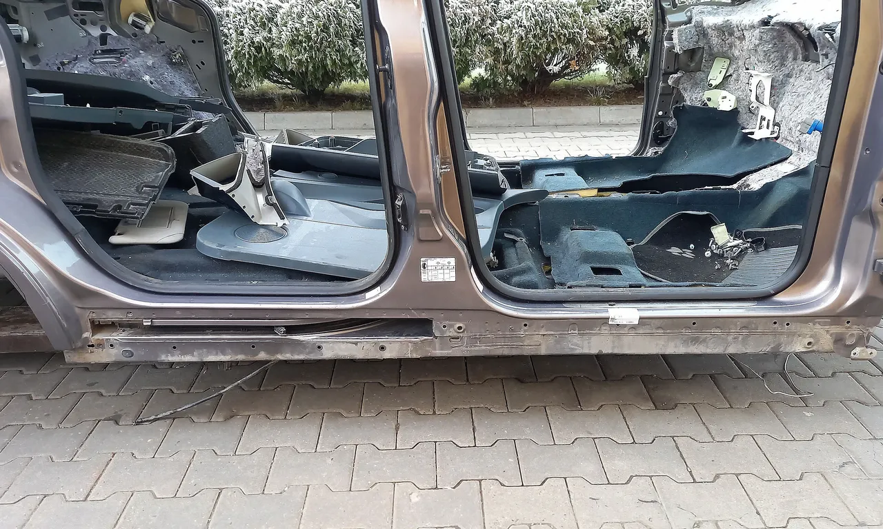 PRAG DREAPTA FORD GRAND C-MAX 2010-2019