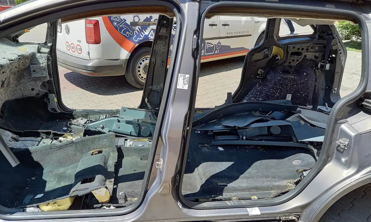 STALP MIJLOC STANGA FORD GRAND C-MAX 2010-2019