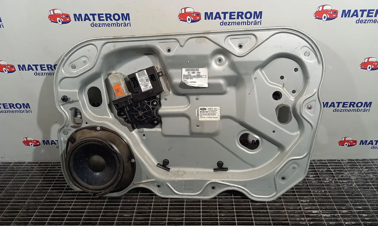 MACARA USA FATA DREAPTA FORD KUGA I 2008-2012