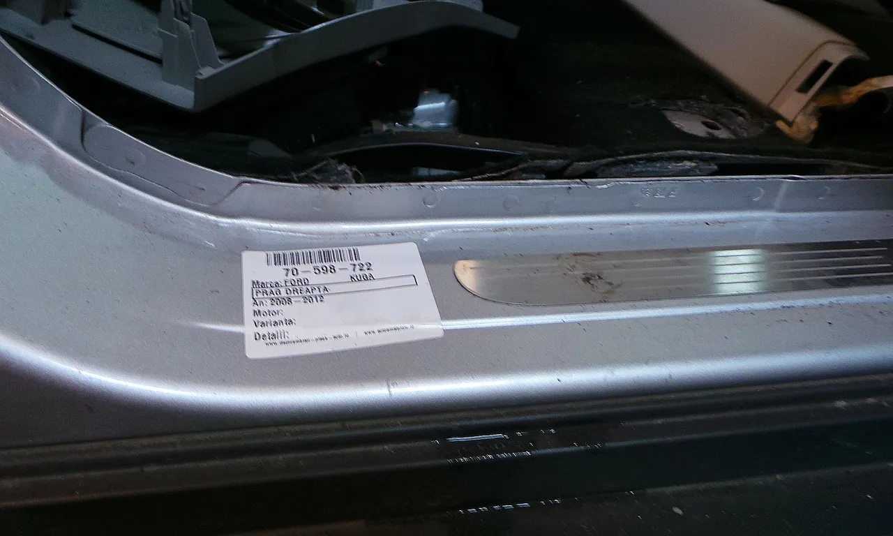 PRAG DREAPTA FORD KUGA I 2008-2012