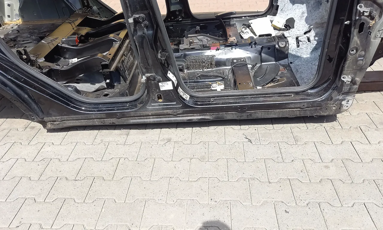 PRAG DREAPTA FORD KUGA I 2008-2012