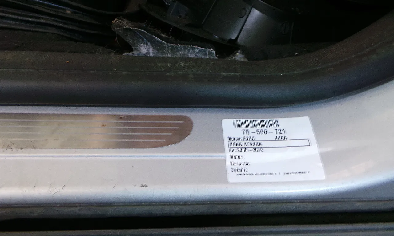 PRAG STANGA FORD KUGA I 2008-2012
