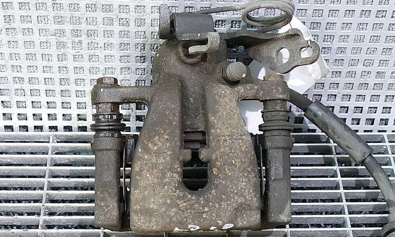 ETRIER SPATE DREAPTA FORD KUGA I 2008-2012