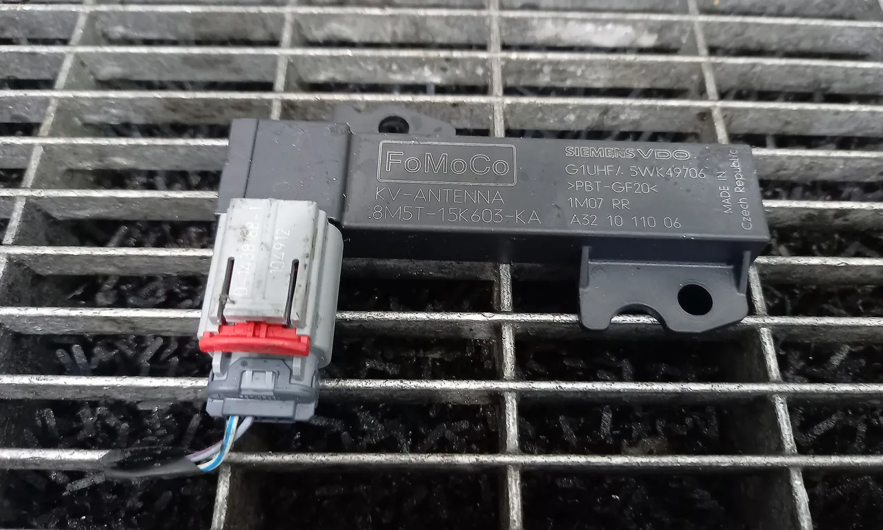MODUL ANTENA FORD KUGA I 2008-2012