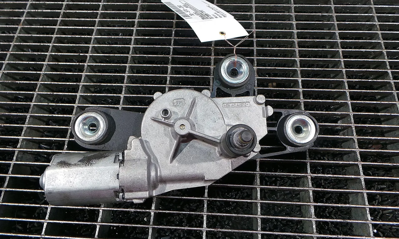 MOTORAS STERGATOR HAION FORD KUGA I 2008-2012