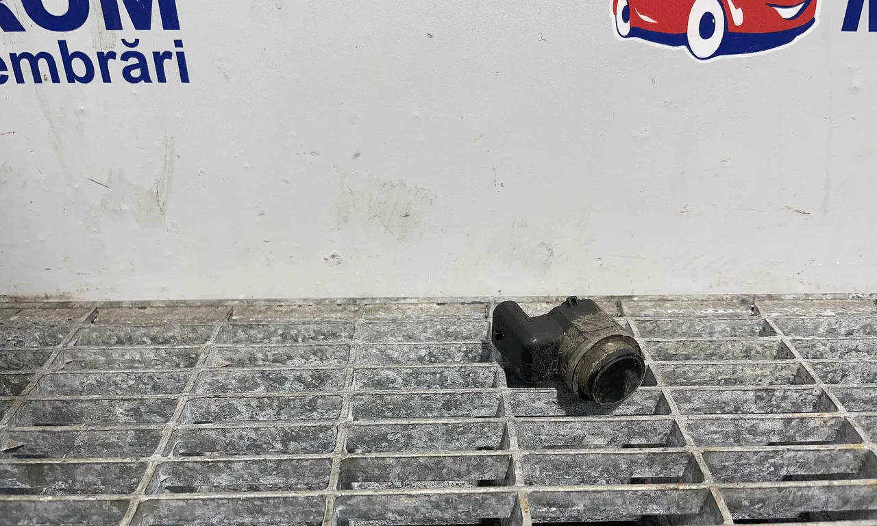 SENZOR PARCARE FATA FORD KUGA I 2008-2012