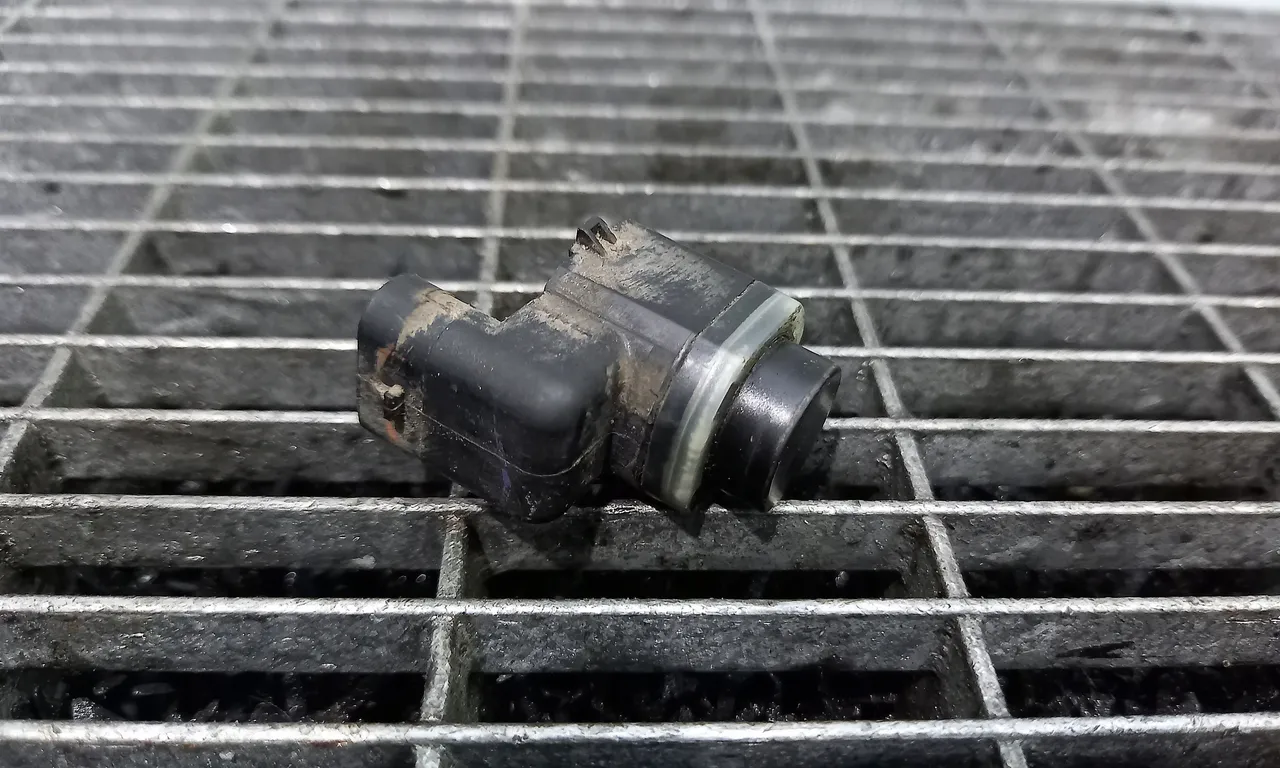 SENZOR PARCARE SPATE FORD KUGA I 2008-2012