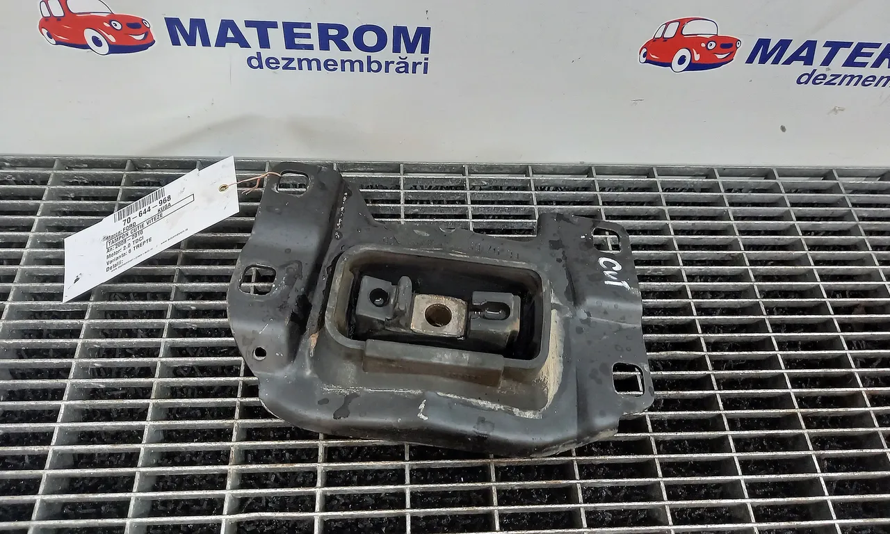 TAMPON CUTIE VITEZE FORD KUGA I 2008-2012