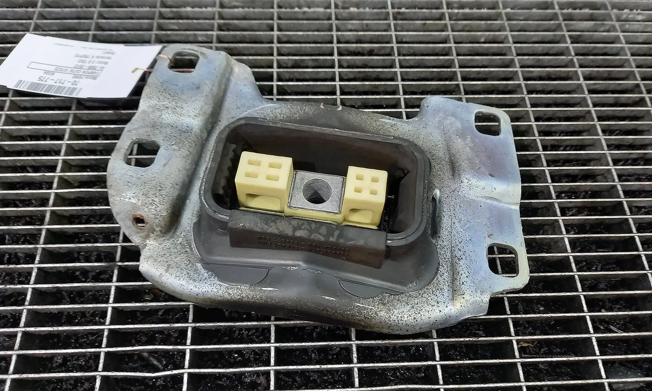 TAMPON CUTIE VITEZE FORD KUGA I 2008-2012