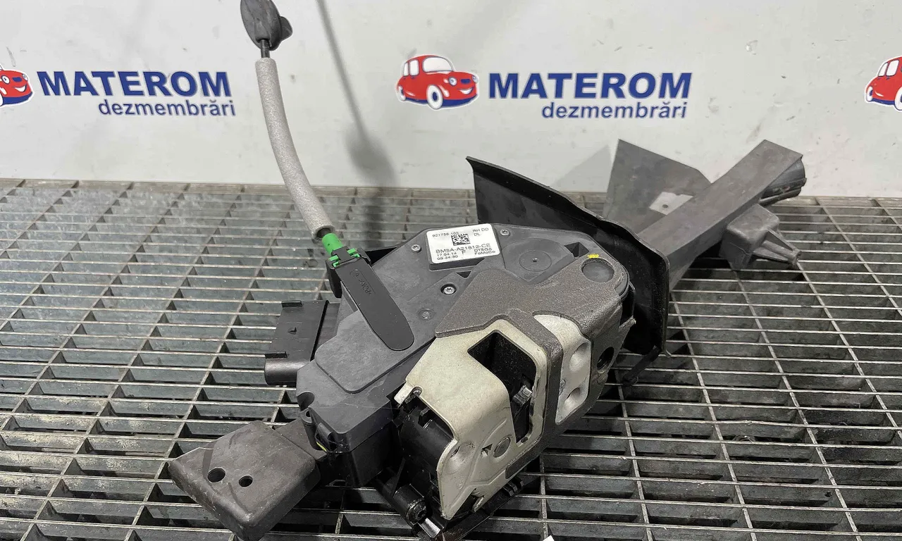 INCUIETOARE USA FATA DREAPTA FORD KUGA II VAN 2012-2019