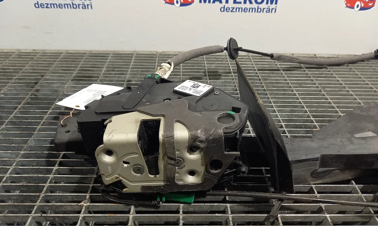 INCUIETOARE USA FATA DREAPTA FORD KUGA II VAN 2012-2019