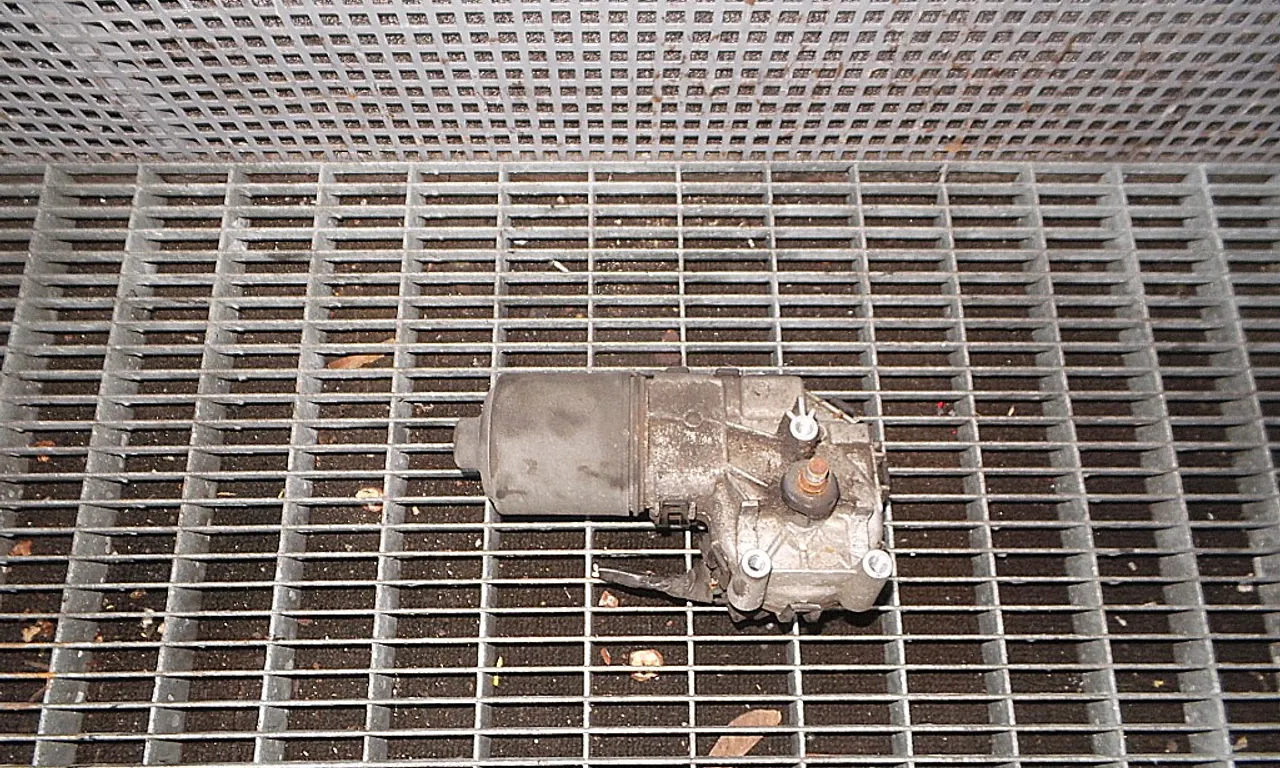 MOTORAS STERGATOR PARBRIZ FORD MONDEO III 2000-2007