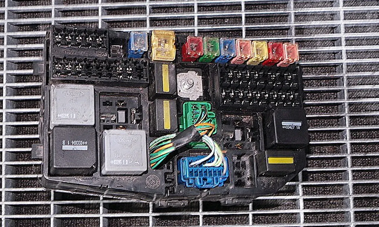 TABLOU SIGURANTE FORD MONDEO III 2000-2007