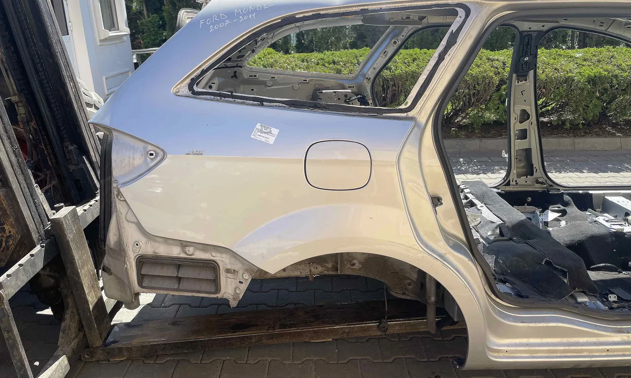 ARIPA SPATE DREAPTA FORD MONDEO IV 2007-2015