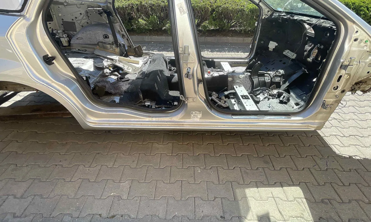 PRAG DREAPTA FORD MONDEO IV 2007-2015