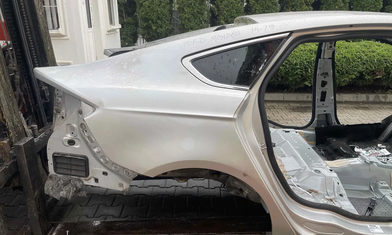 ARIPA SPATE DREAPTA FORD MONDEO V 2014-2019