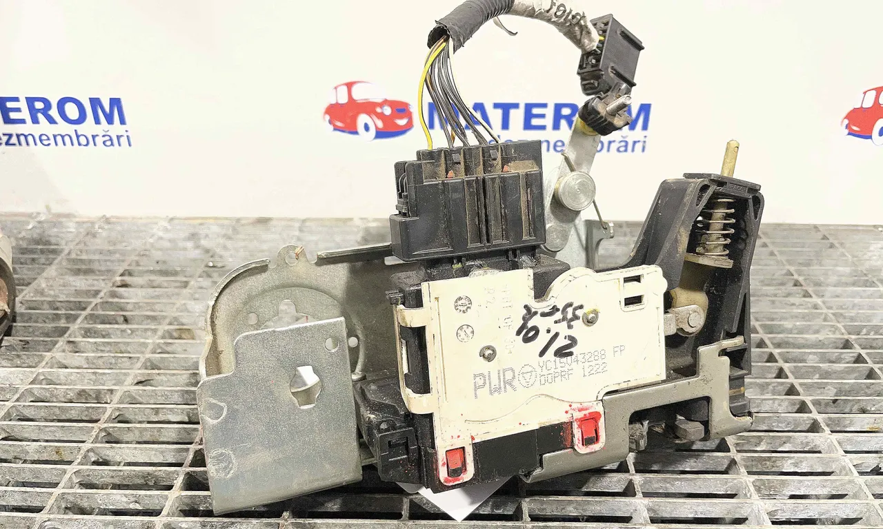 INCUIETOARE USA SPATE DREAPTA FORD TRANSIT bus 2000-2006