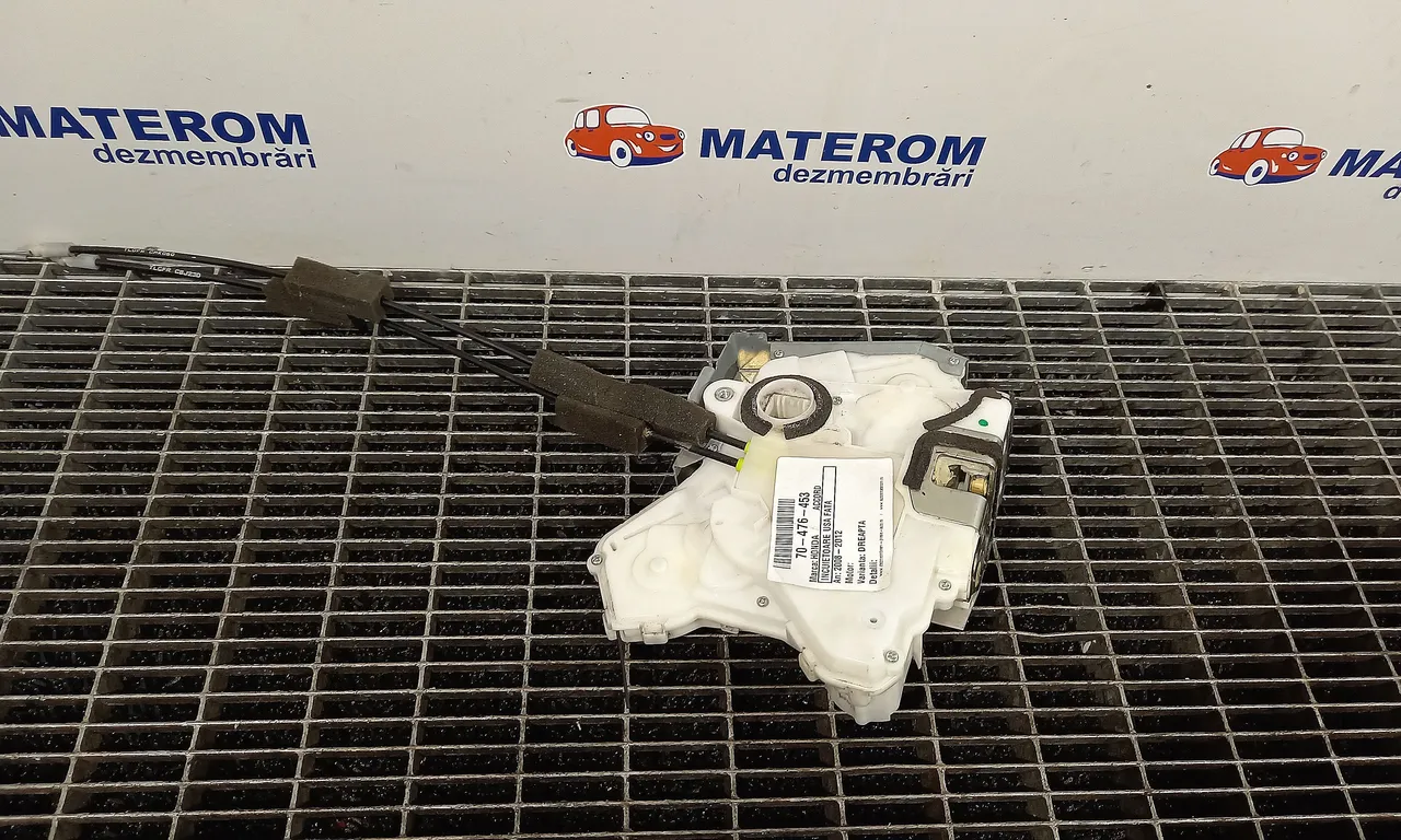 INCUIETOARE USA FATA DREAPTA HONDA ACCORD VIII 2008-2012