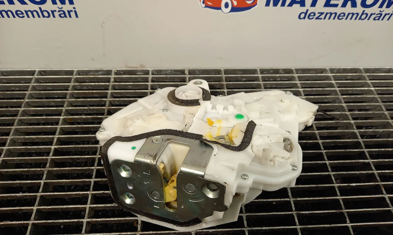 INCUIETOARE USA SPATE STANGA HONDA CIVIC VIII 2005-2012