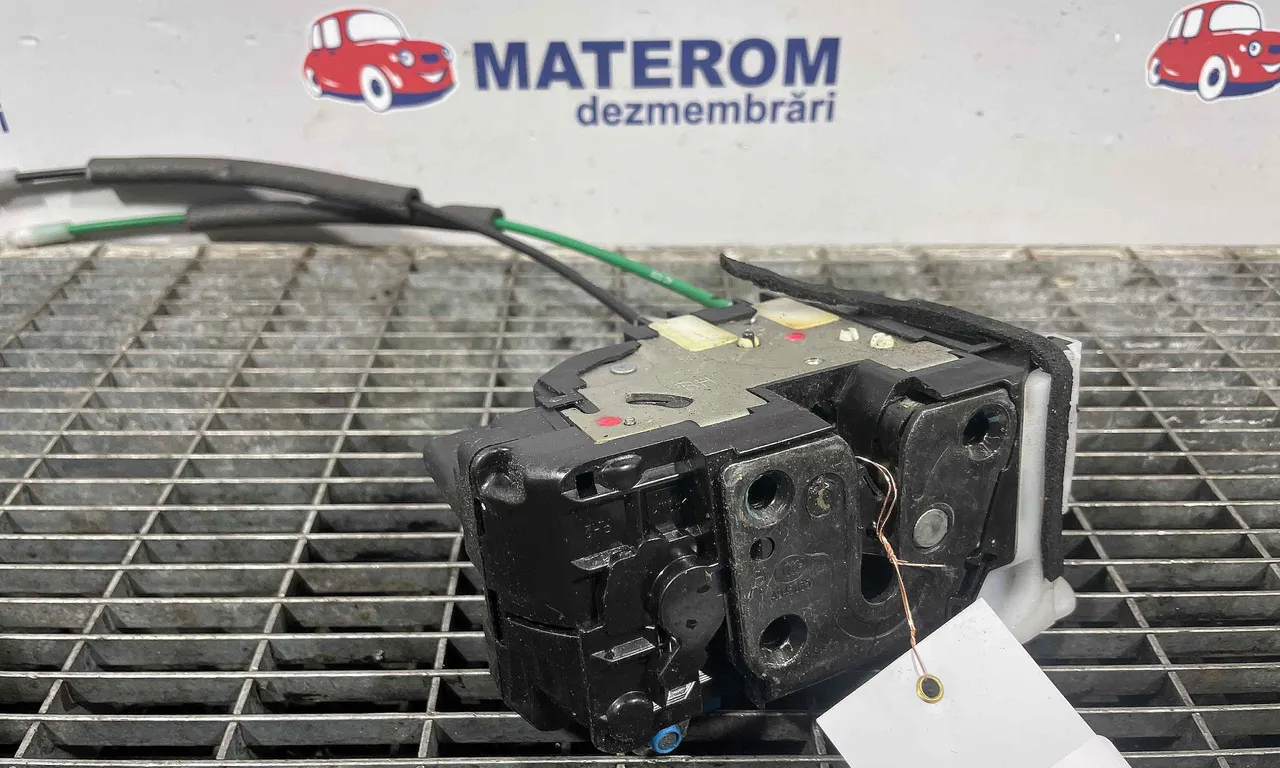 INCUIETOARE USA FATA DREAPTA HYUNDAI i20 I 2008-2015