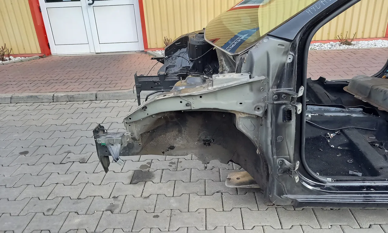 LONJERON STANGA HYUNDAI i20 I 2008-2015