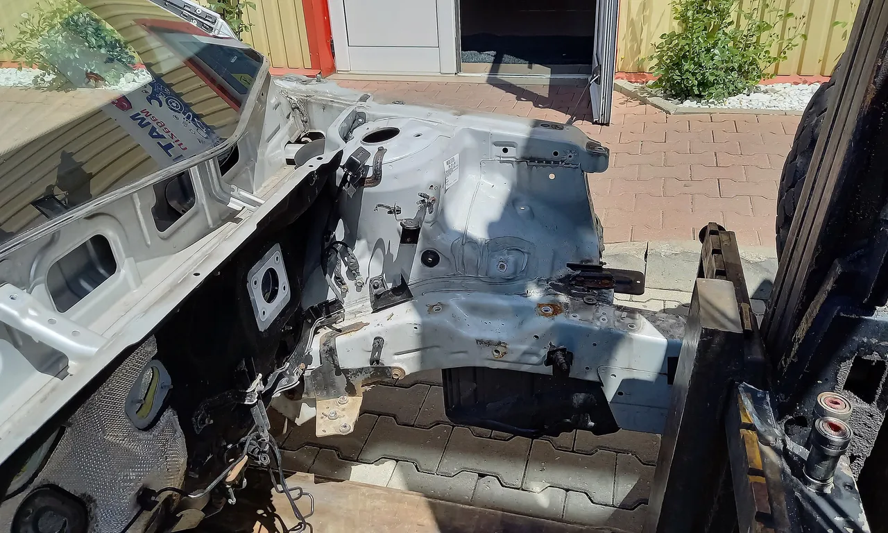 LONJERON STANGA HYUNDAI i30 2007-2012