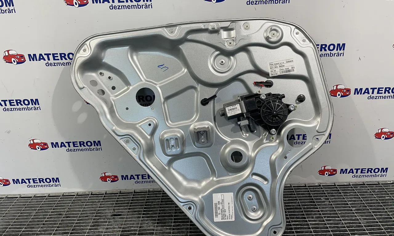 MACARA USA SPATE STANGA HYUNDAI i30 2007-2012