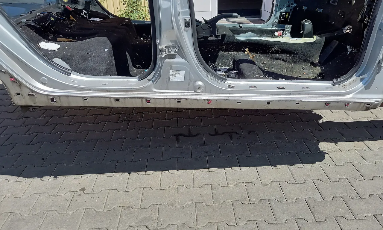 PRAG DREAPTA HYUNDAI i30 2007-2012