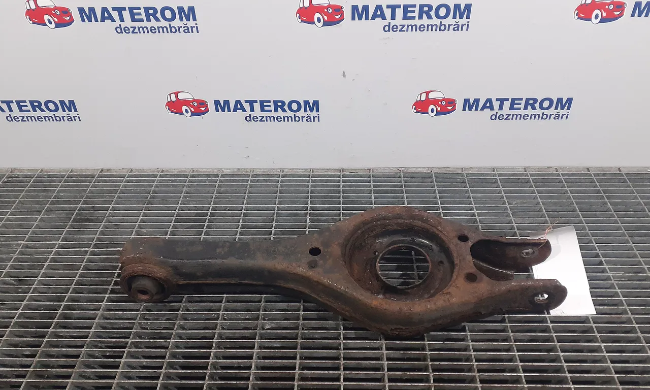BRAT SPATE INFERIOR STANGA HYUNDAI i30 2007-2012