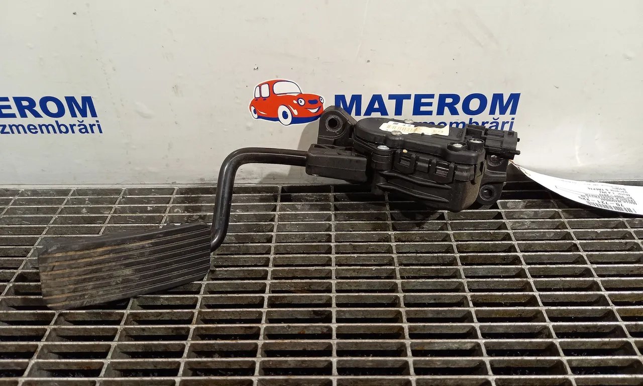 PEDALA ACCELERATIE HYUNDAI i30 2007-2012