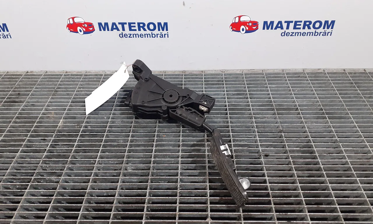 PEDALA ACCELERATIE HYUNDAI i30 2007-2012