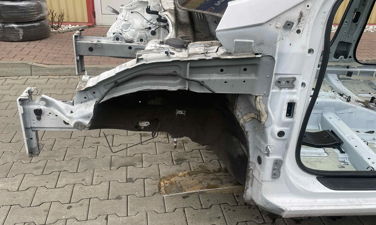 LONJERON STANGA HYUNDAI i30 2012-2017