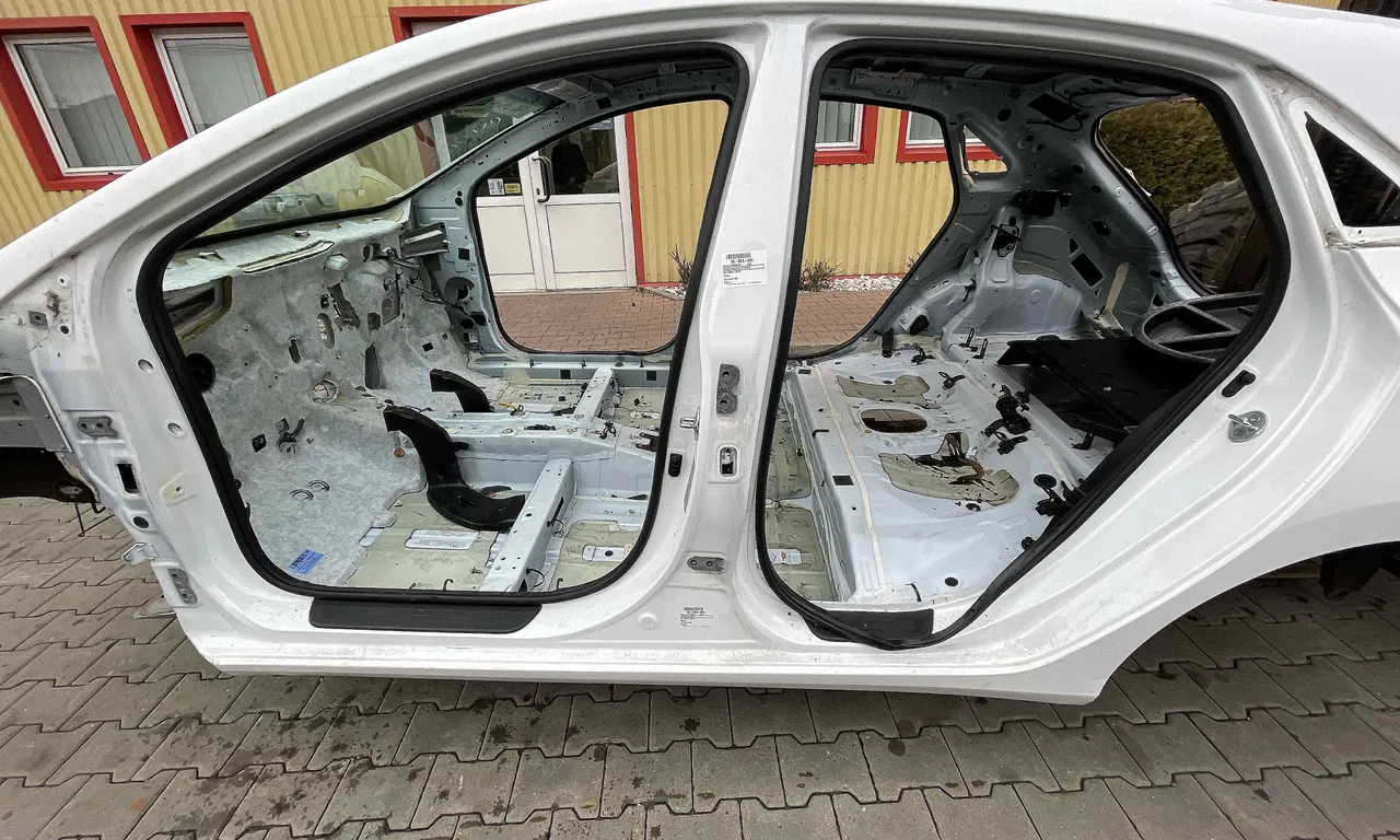 STALP MIJLOC STANGA HYUNDAI i30 2012-2017